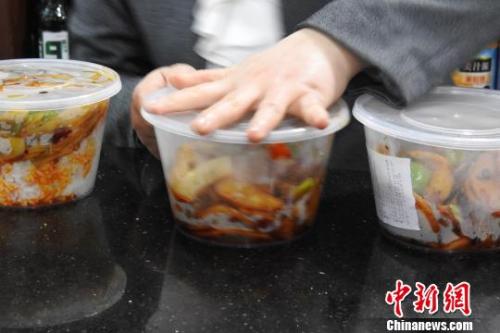 包裝外賣(mài)。受訪者供圖