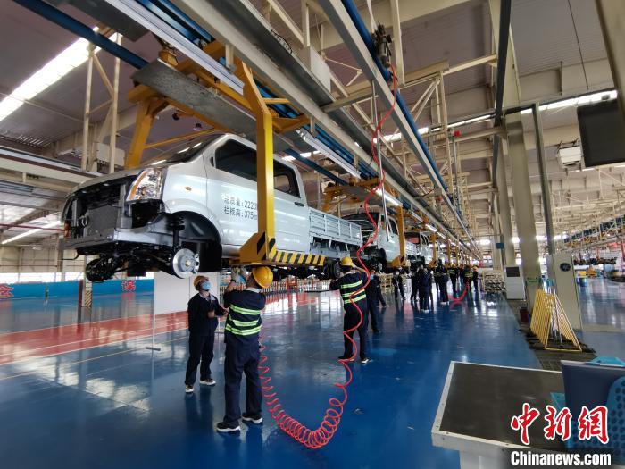 4月初，成功汽車全面復(fù)工復(fù)產(chǎn)。尤其是隨著疫情得到控制，該公司的生產(chǎn)力度也不斷加大?！「唢w 攝