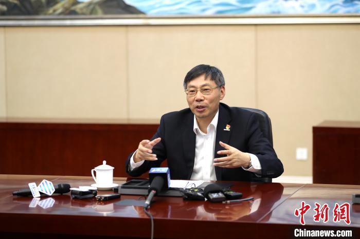 近日，全國人大代表、浪潮集團董事長兼CEO孫丕恕接受媒體采訪。浪潮集圖供圖