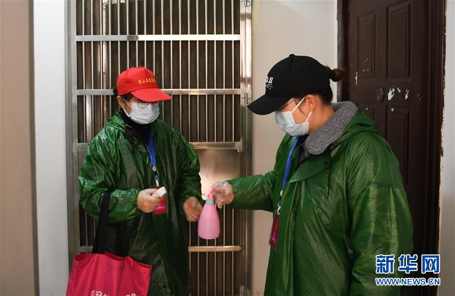 (新華全媒頭條·迎接兩會特別報(bào)道·圖文互動)(10)不同尋常的兩會 萬眾一心的力量——寫在2020年全國兩會召開之際