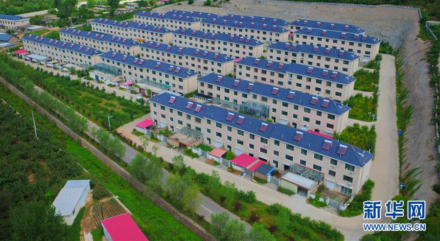 （新華全媒頭條·走向我們的小康生活·圖文互動(dòng)）（12）長(zhǎng)城腳下，小康村串成“珍珠鏈”