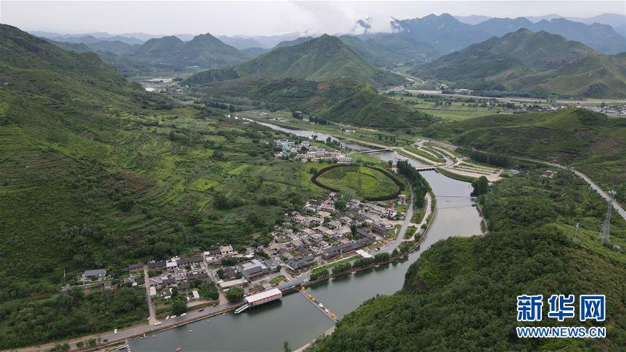 （新華全媒頭條·走向我們的小康生活·圖文互動(dòng)）（5）長(zhǎng)城腳下，小康村串成“珍珠鏈”