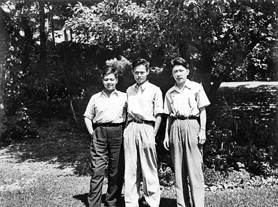 舍我其誰(shuí)報(bào)國(guó)志，碧血丹心愛(ài)國(guó)情