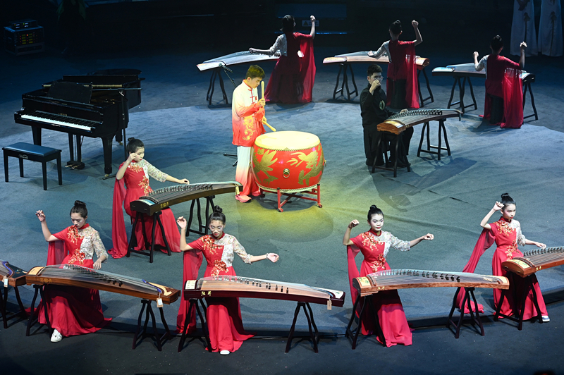 2024年1月21日，廣州，“第二屆粵港澳大灣區(qū)青少年音樂(lè)周”頒獎(jiǎng)典禮在融創(chuàng)廣州大劇院舉行。