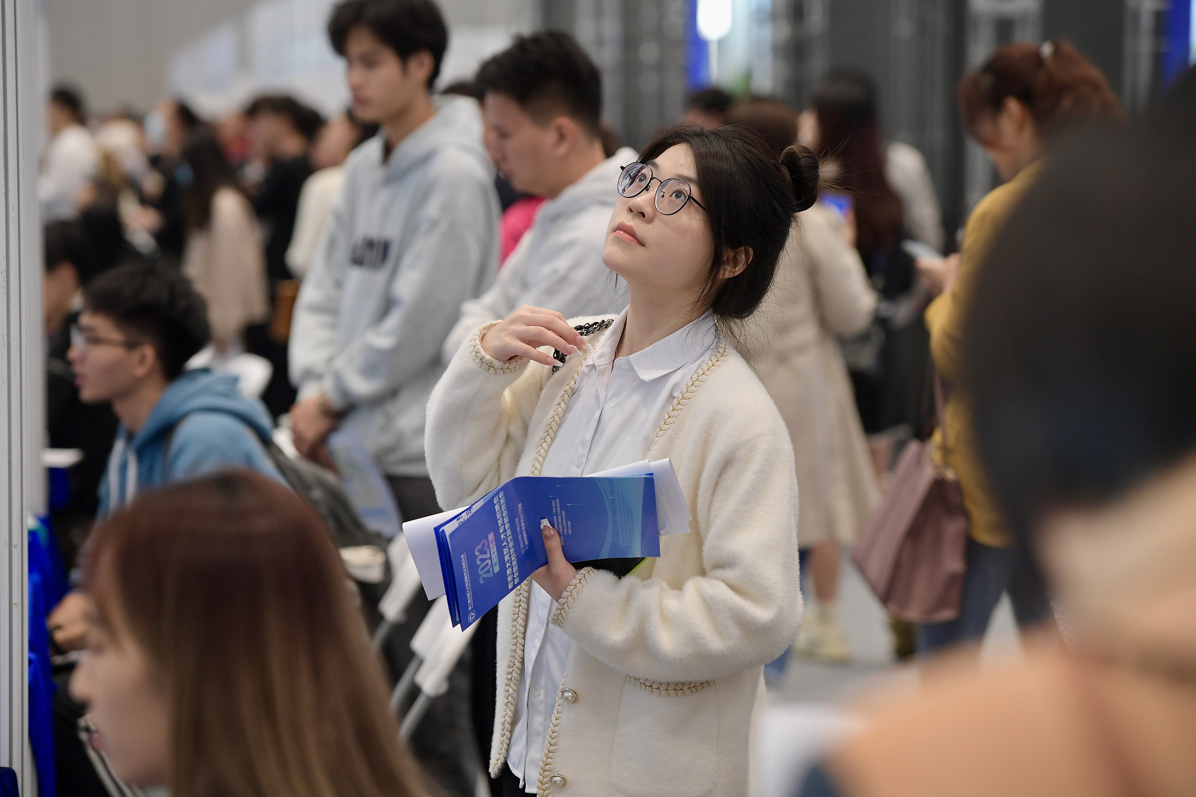  2023年11月22日，2023年粵港澳大灣區(qū)人才專場招聘會暨第27屆全國高校畢業(yè)生秋季就業(yè)雙選會在深圳國際會展中心舉辦。